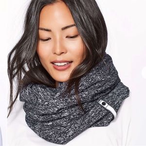 Lululemon Vinyasa Scarf / Black Herringbone